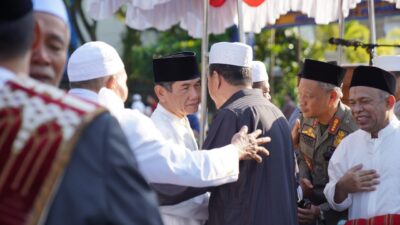 Pj Wali Kota Pontianak Salat Idul Adha bersama Warga di Jalan Rahasi Usman