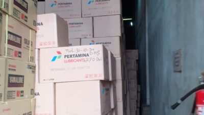Parah! 8 Kontainer Dipindahkan Mendadak, Tapi Edi Cau Bantah Oli Mesran yang Diedarkan Palsu