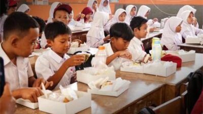 Program Makan Bergizi Gratis Resmi Dimulai Hari Ini