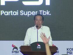 “Turun Gunung” di Solo, Jokowi Janji Habis-habisan untuk PSI