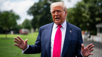 "Kesepakatan Dagang AS-Indonesia: Trump Umumkan Penyesuaian Tarif"