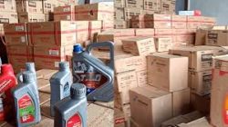 Direktur Reskrimsus Polda Kalbar saat memberikan keterangan pers terkait penetapan tersangka kasus peredaran oli palsu di Pontianak. (Dok. Faktakalbar.id)