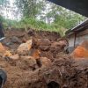 Batu Raksasa Hantam Dapur di Purbalingga, Satu Warga Meninggal dan 11 Jiwa Mengungsi