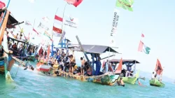 Nelayan Roban Barat Batang Gelar Tradisi Sedekah Laut dan Larung Sesaji
